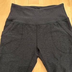 Zella Restore Soft Pocket Leggings. Size medium. Black.